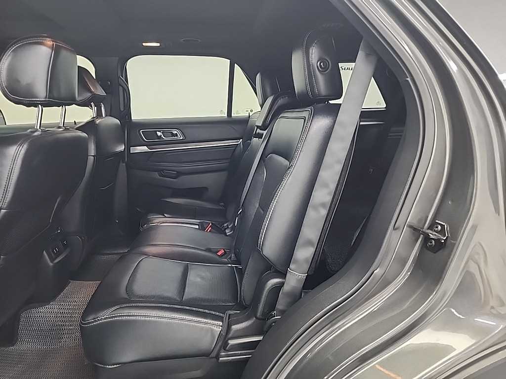 Ford Explorer - Vista 12