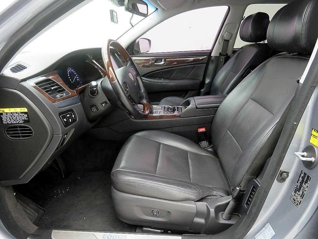 HYUNDAI Equus - Vista 6