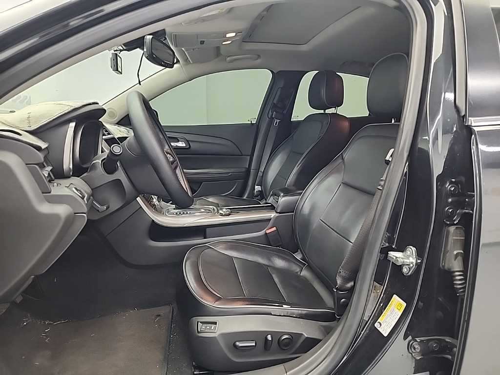 Chevrolet Malibu - Vista 11