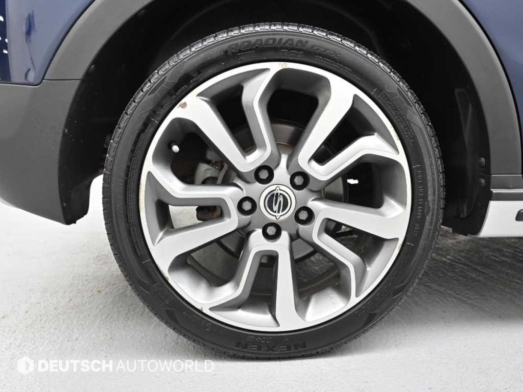 Ssangyong Tivoli - Vista 5