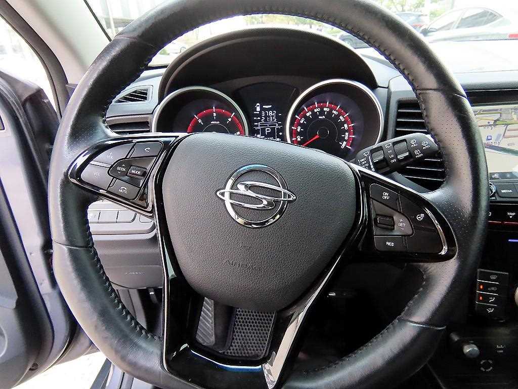 Ssangyong Tivoli - Vista 8