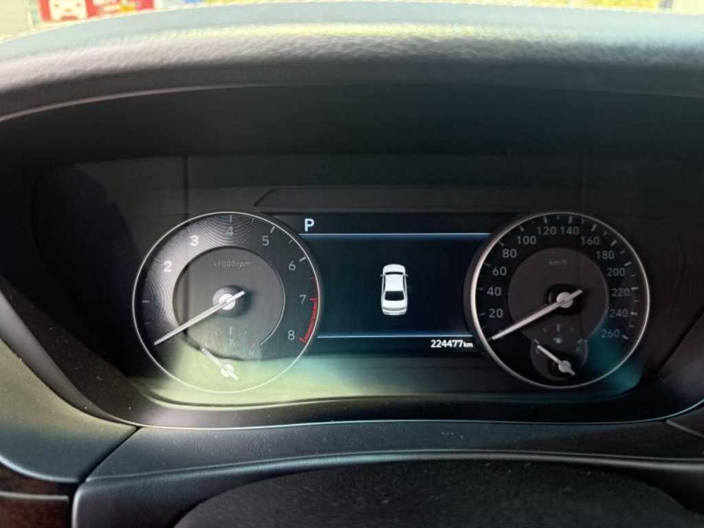 Genesis G90 - Vista 4