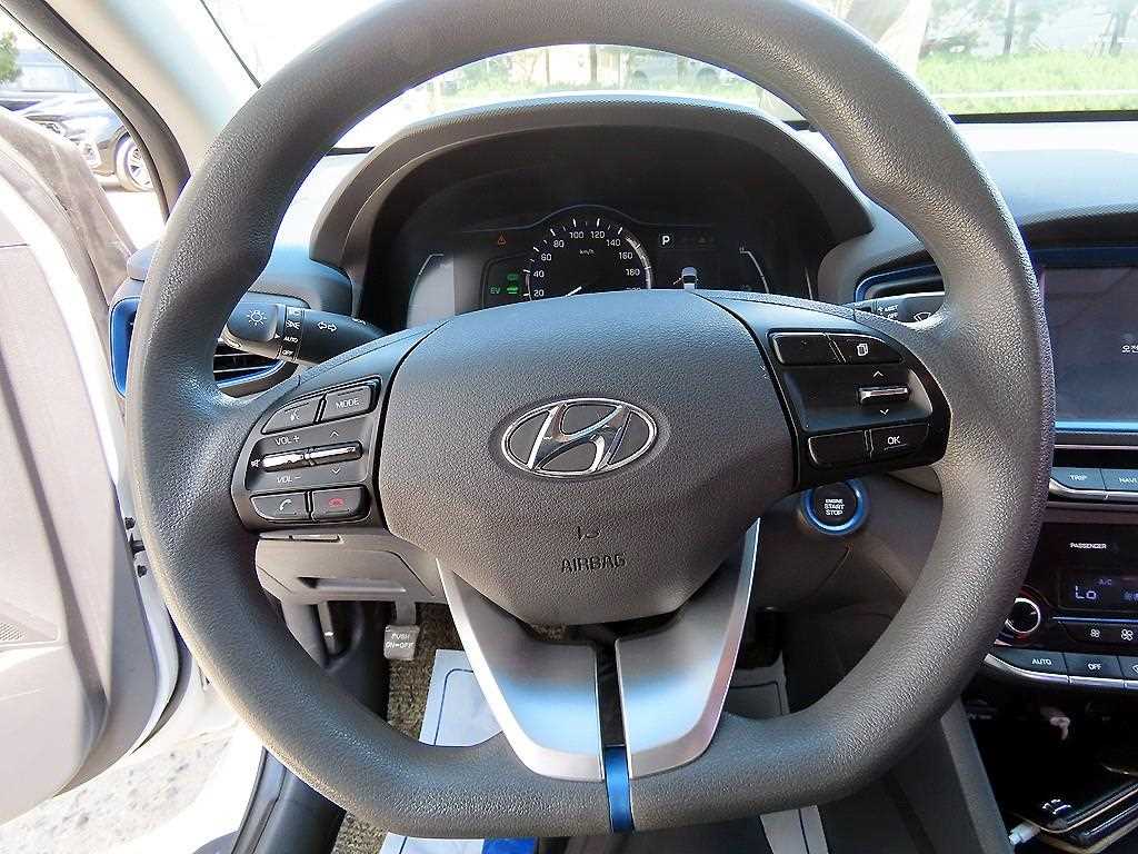 HYUNDAI Ioniq - Vista 8