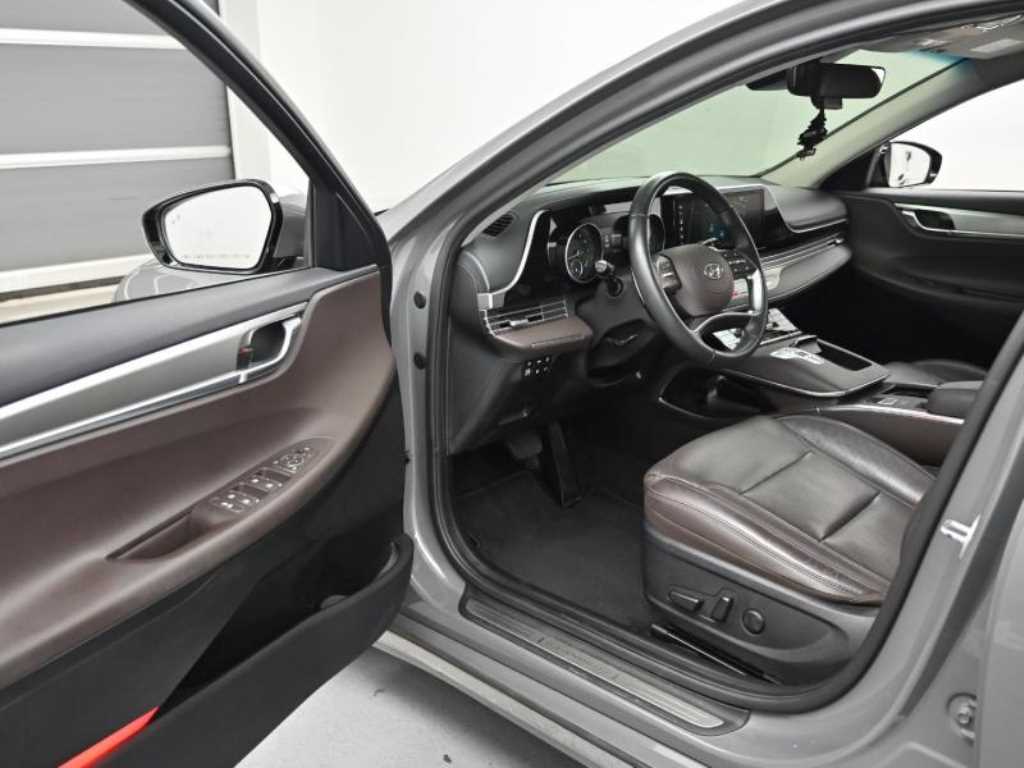 HYUNDAI Grandeur - Vista 11