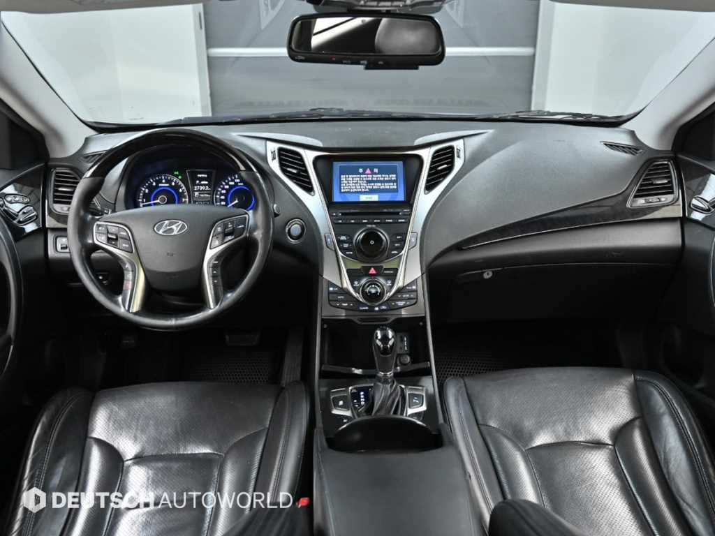 HYUNDAI Grandeur - Vista 7