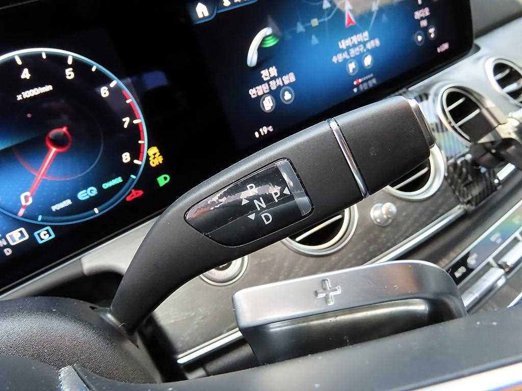 Mercedes Benz E class - Vista 11