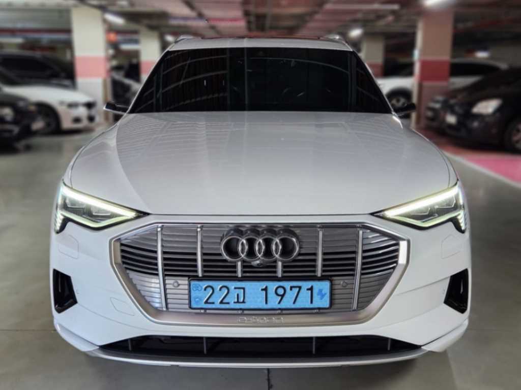Audi e-Tron 2022 Blanco - Importación desde Corea - HF Imports Iquique - Foto 1