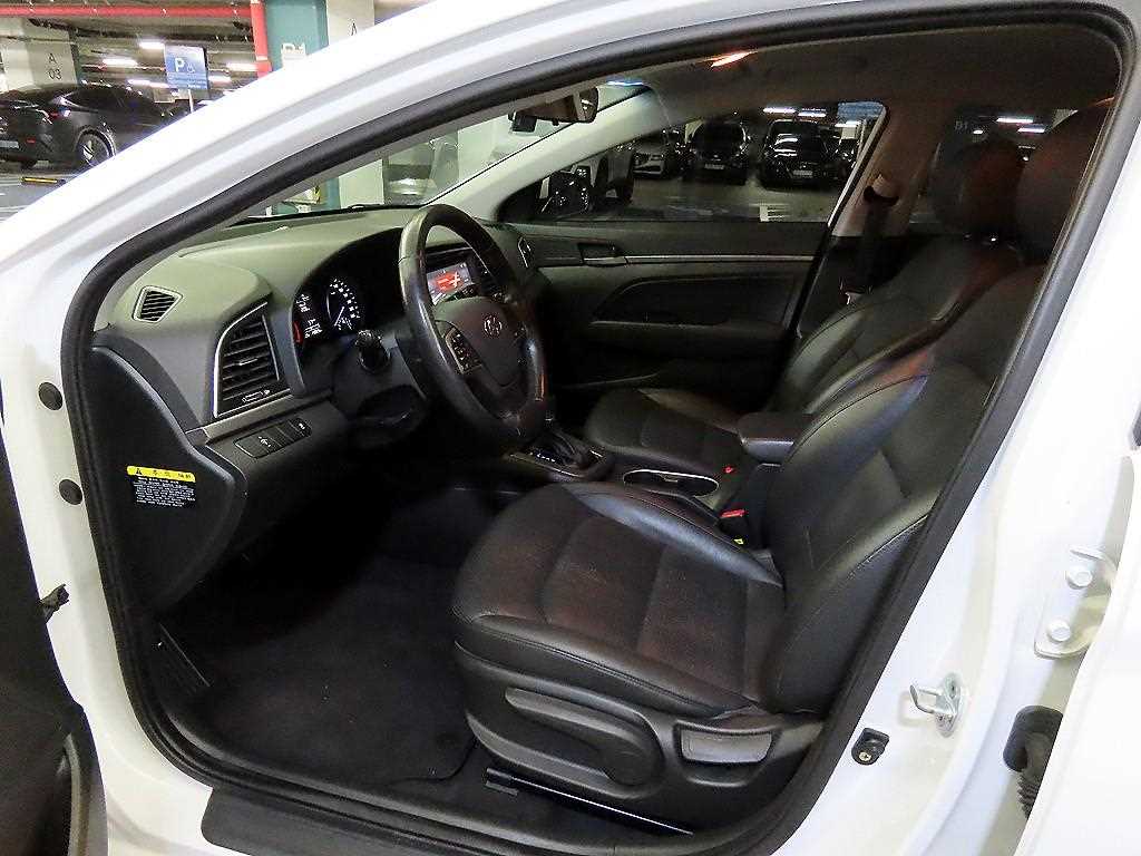 HYUNDAI Avante - Vista 6