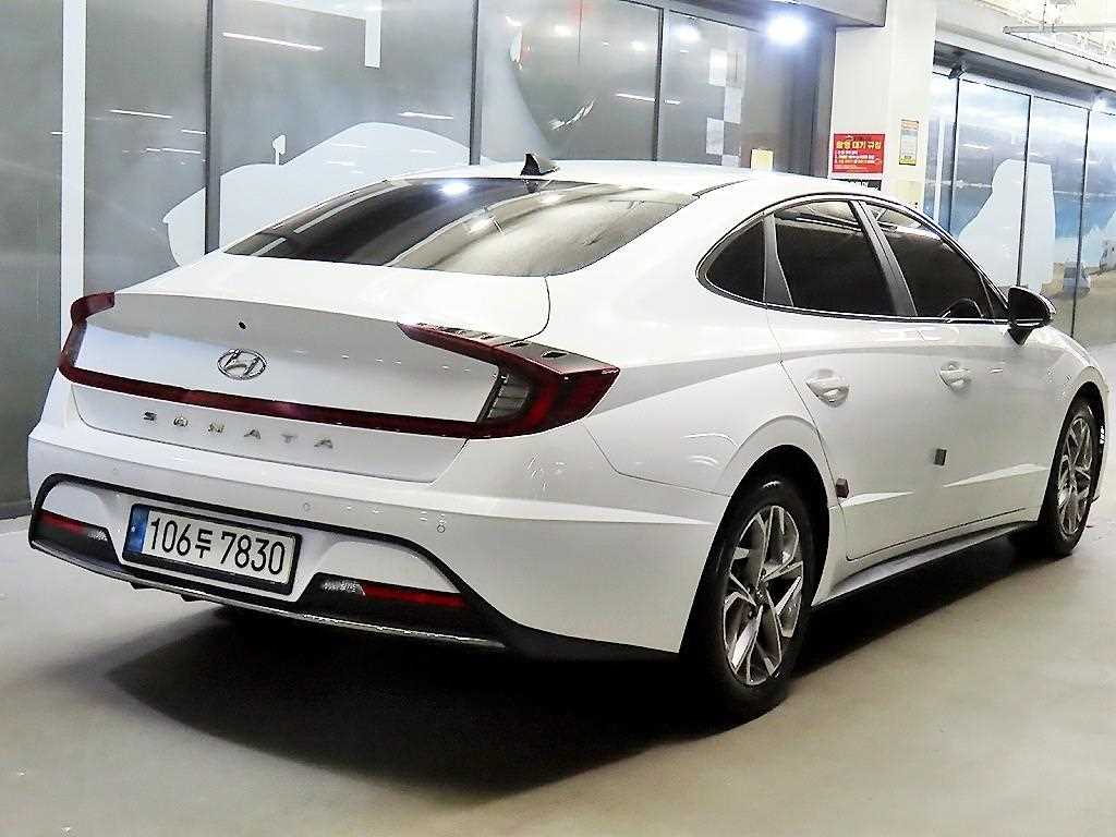 HYUNDAI Sonata - Vista 4