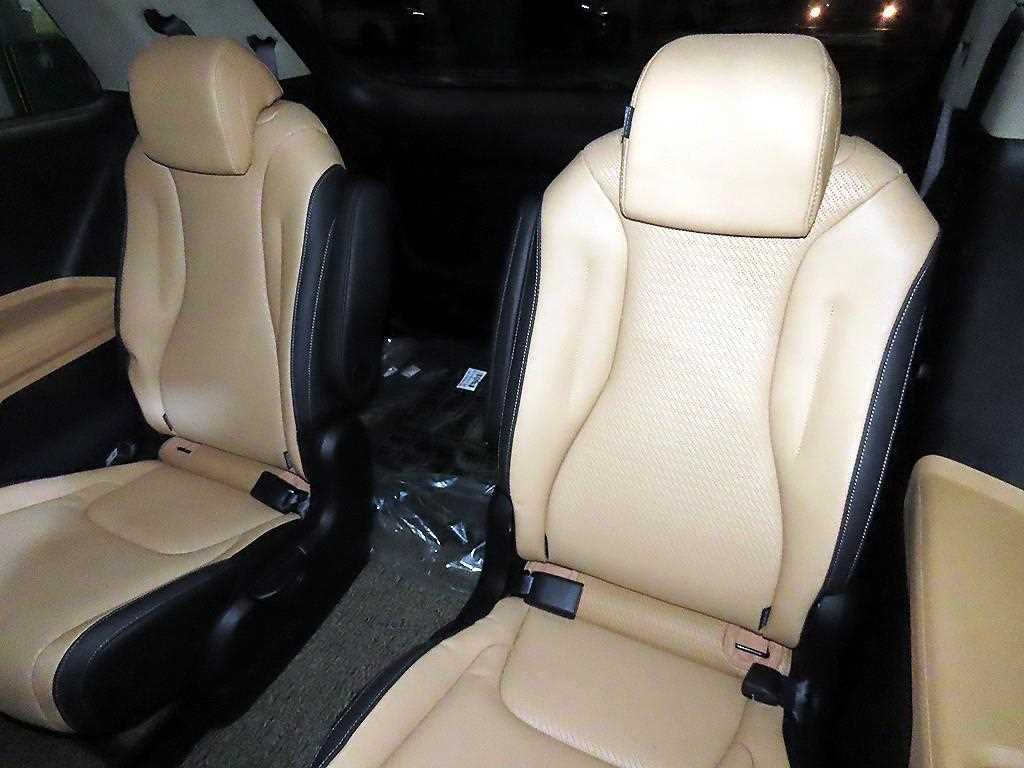 KIA Carnival - Vista 8