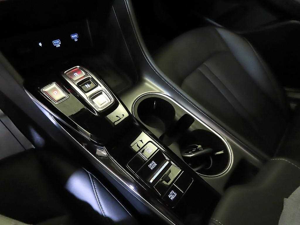 HYUNDAI Sonata - Vista 12