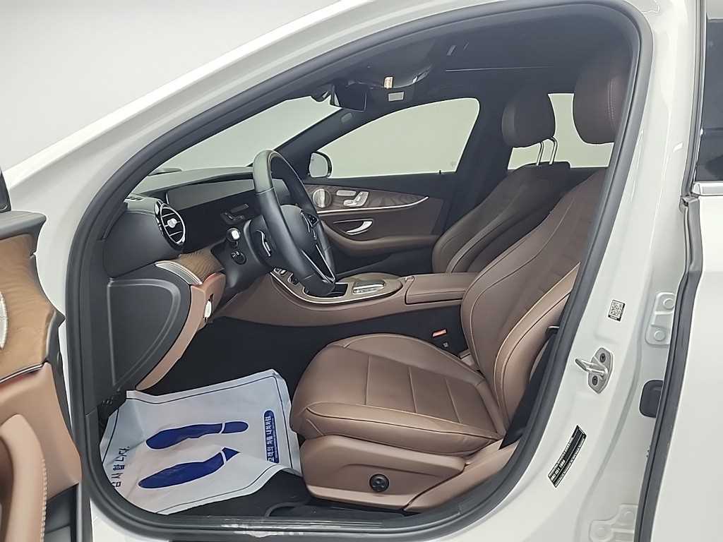 Mercedes Benz E class - Vista 11
