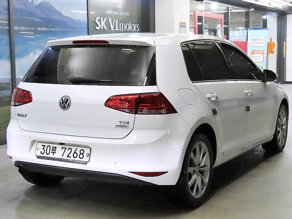 Volkswagen Golf - Vista 4