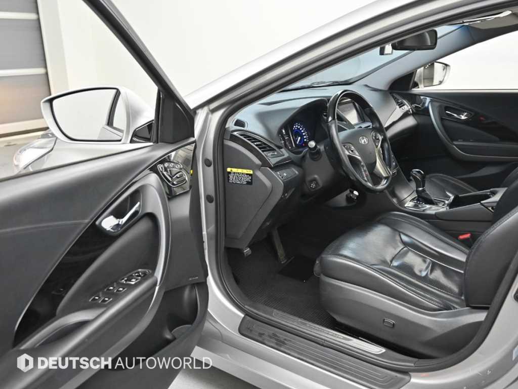 HYUNDAI Grandeur - Vista 11