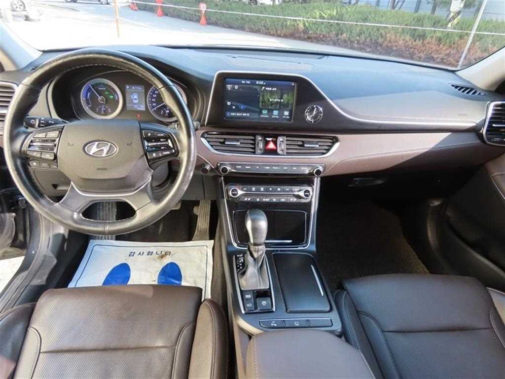 HYUNDAI Grandeur - Vista 8