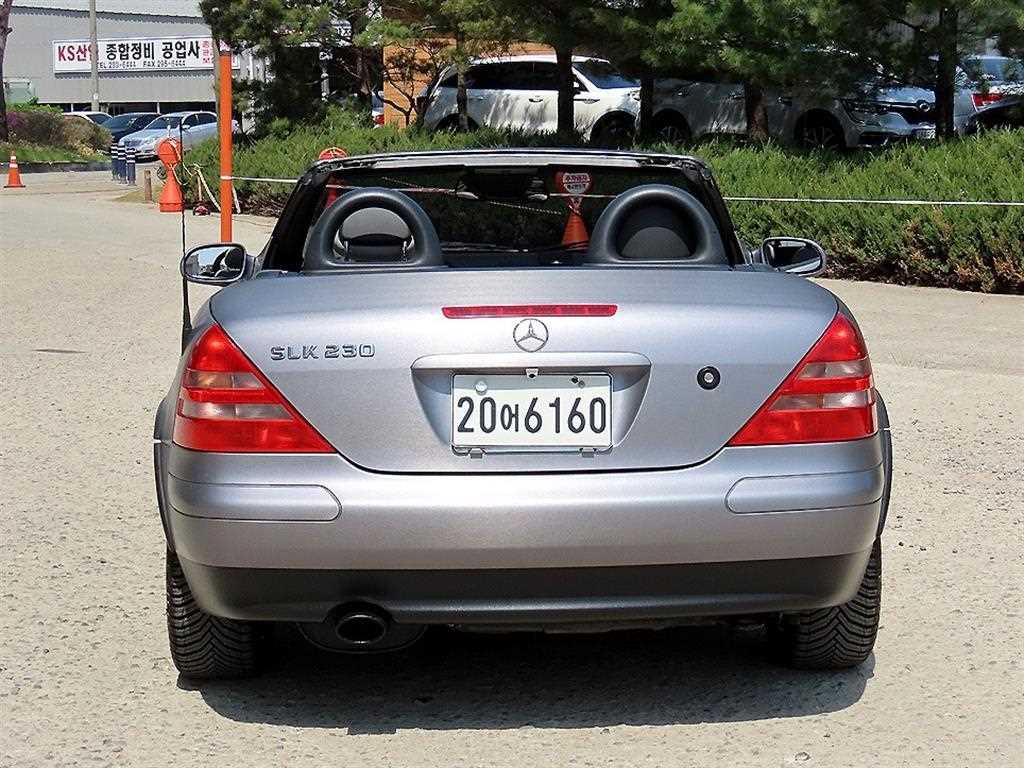 Mercedes Benz SLK Class - Vista 4