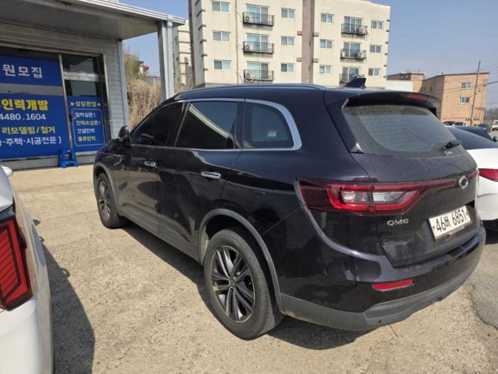 SAMSUNG QM6 - Vista 2