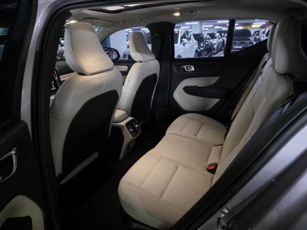 Volvo XC40 - Vista 10