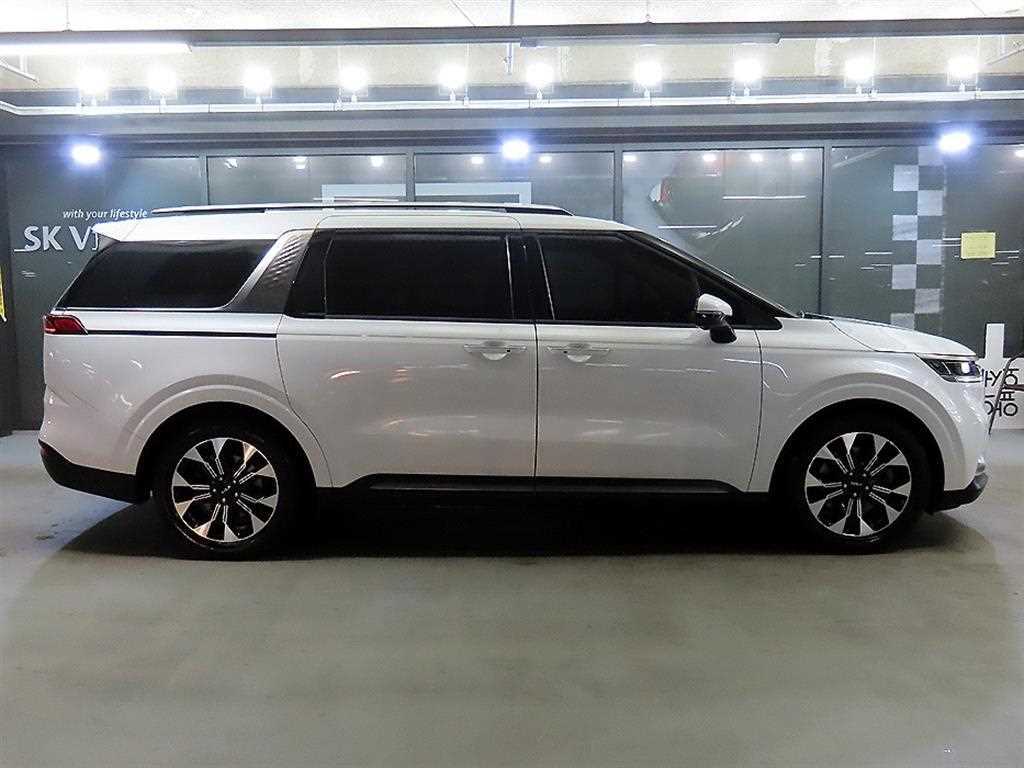 KIA Carnival - Vista 3