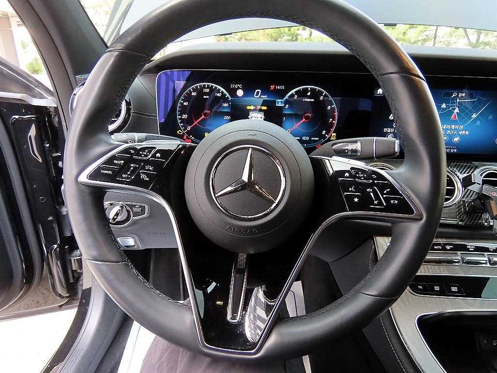 Mercedes Benz E class - Vista 8