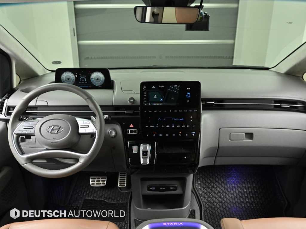 HYUNDAI Staria - Vista 7