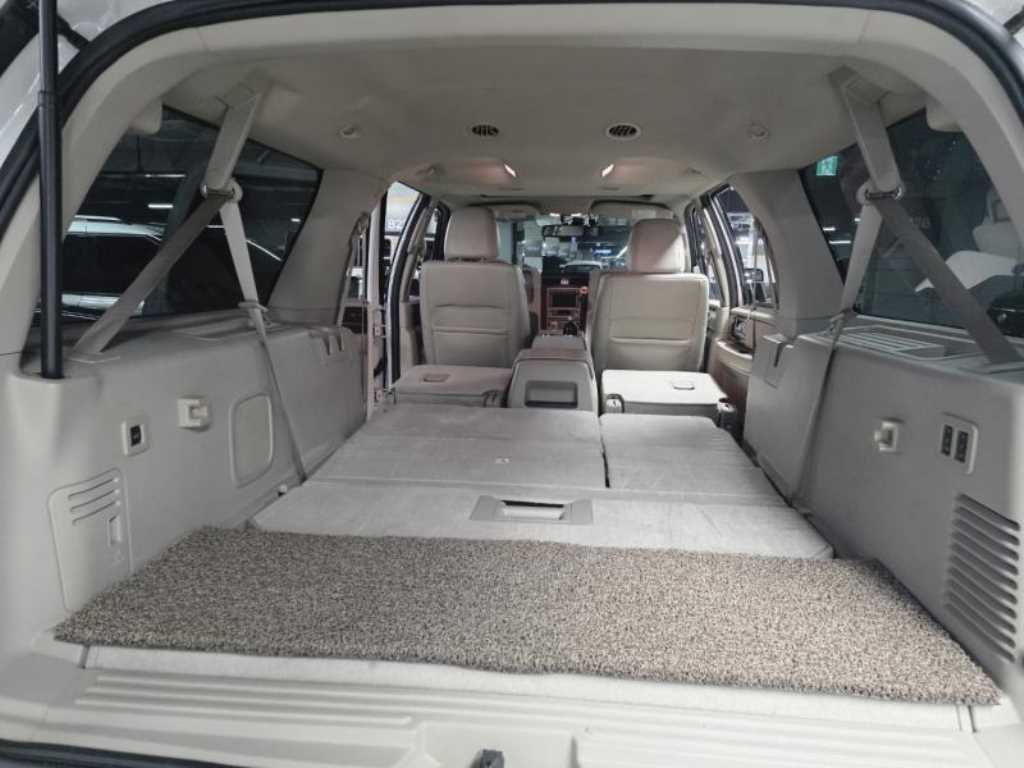 Lincoln Navigator 2020 Blanco - Importación desde Corea - HF Imports Iquique - Foto 17