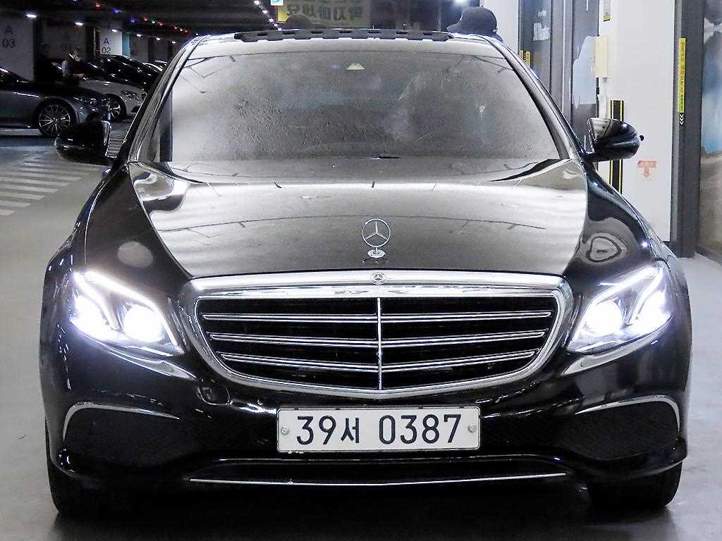 Mercedes Benz E class - Vista 2