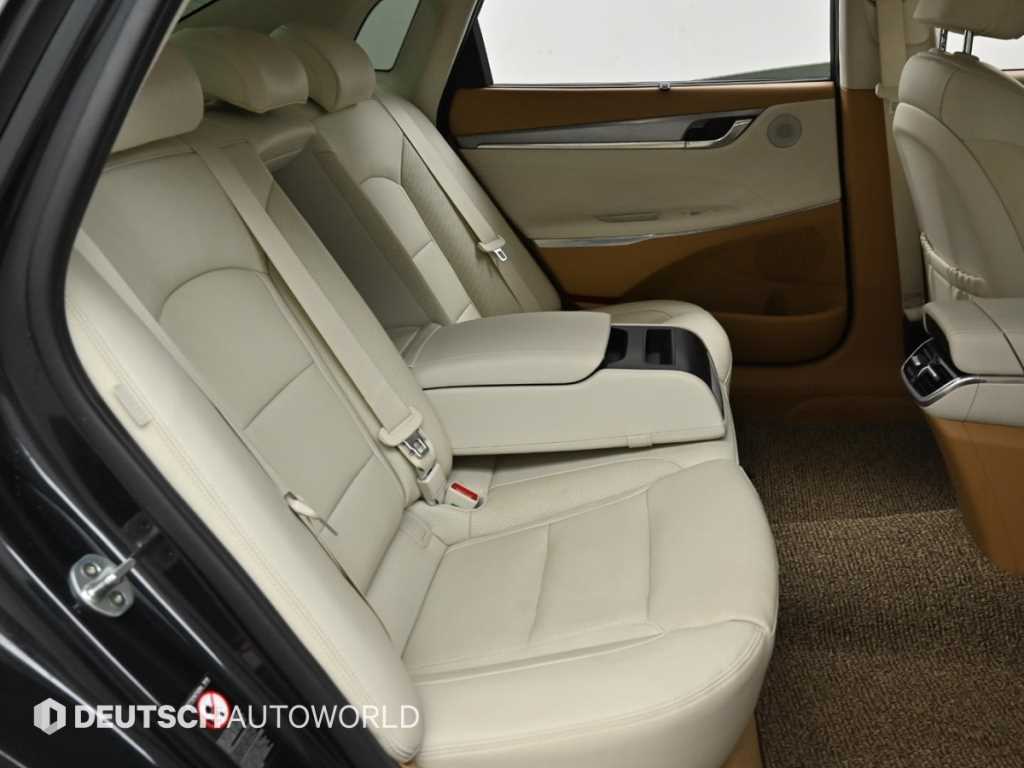 HYUNDAI Grandeur - Vista 12