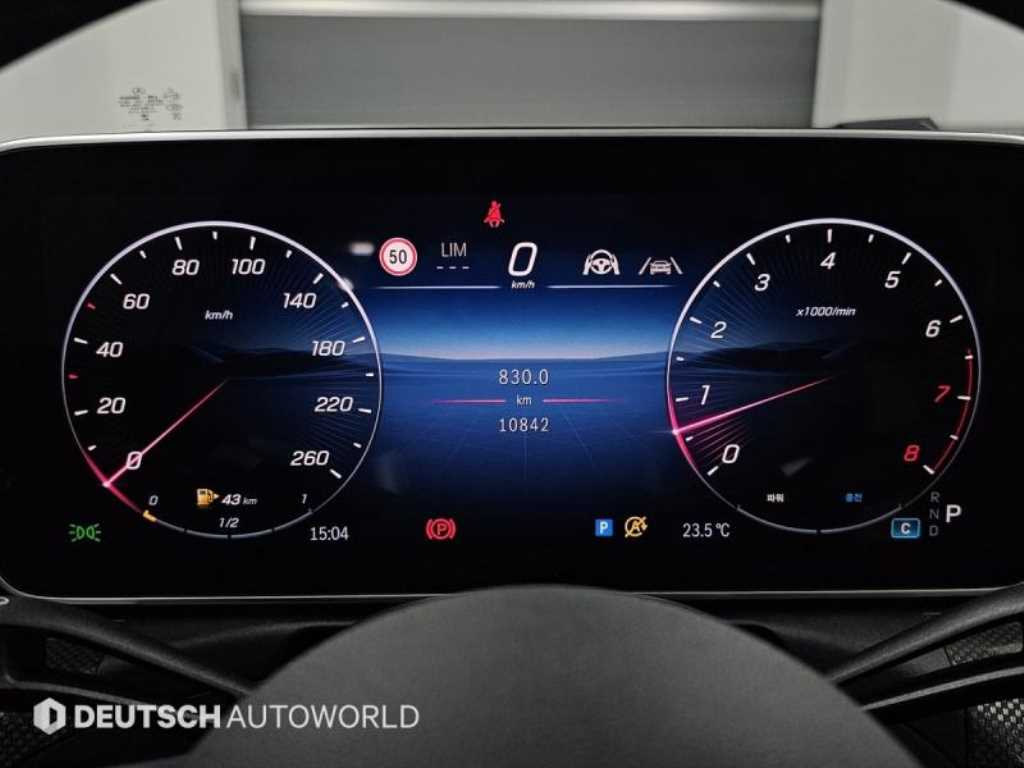 Mercedes Benz C Class - Vista 8