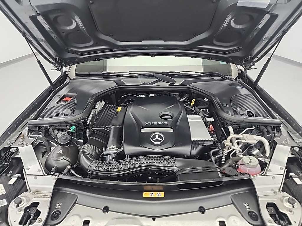 Mercedes Benz E class - Vista 5