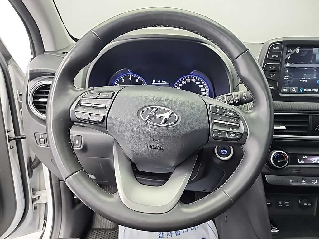 HYUNDAI Kona - Vista 9