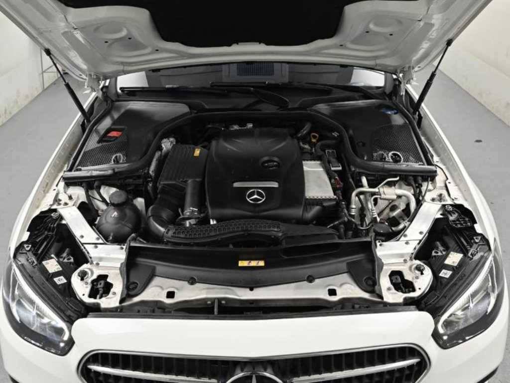 Mercedes Benz E class - Vista 6