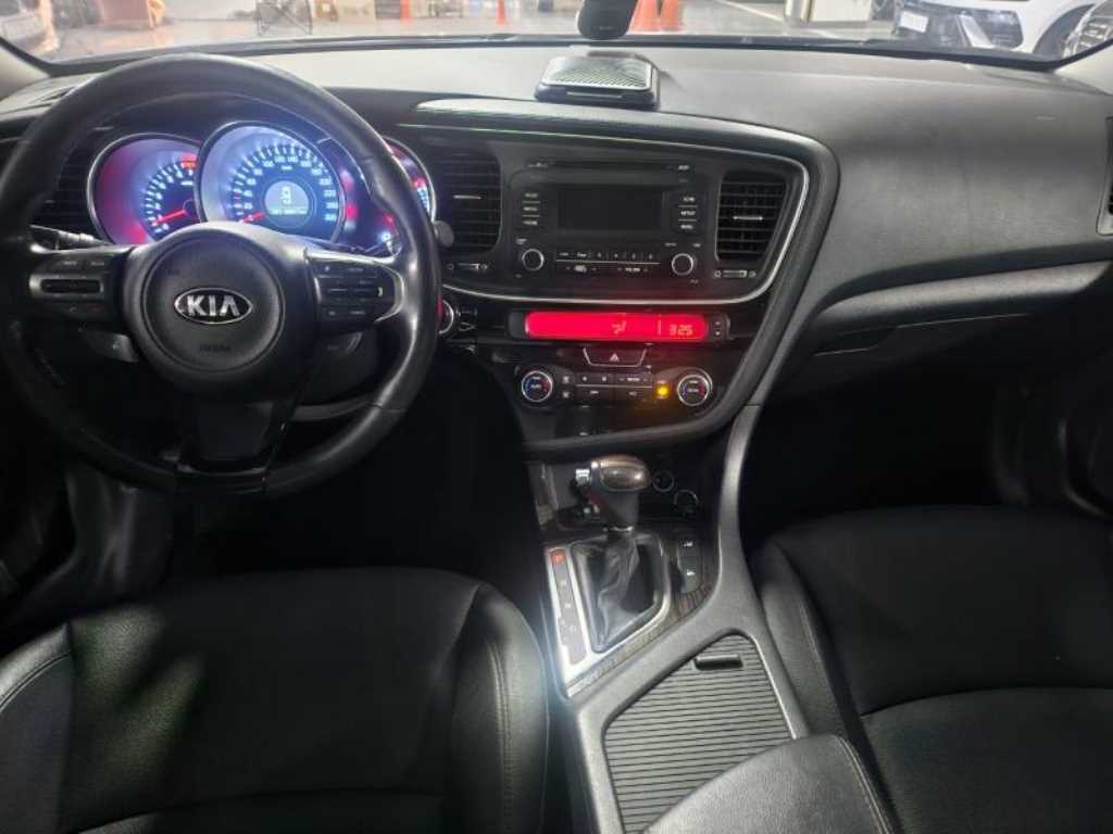 KIA K5 - Vista 8