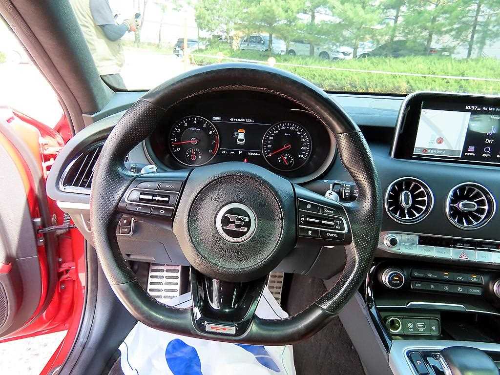 KIA Stinger - Vista 8