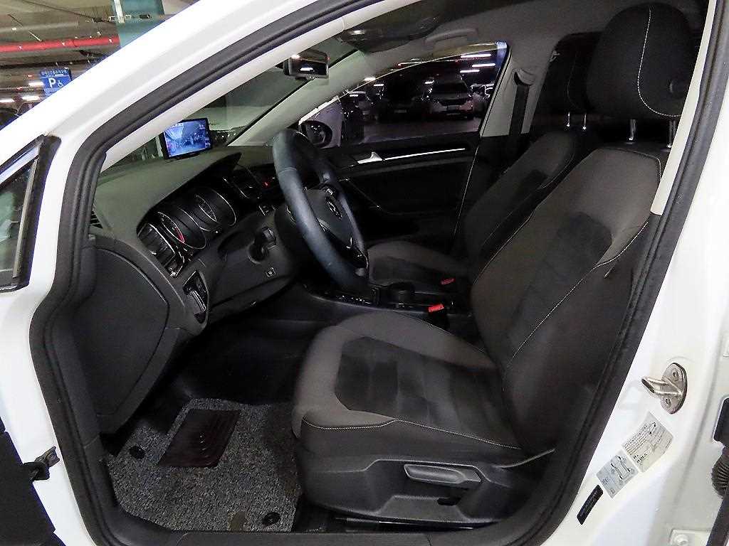 Volkswagen Golf - Vista 6