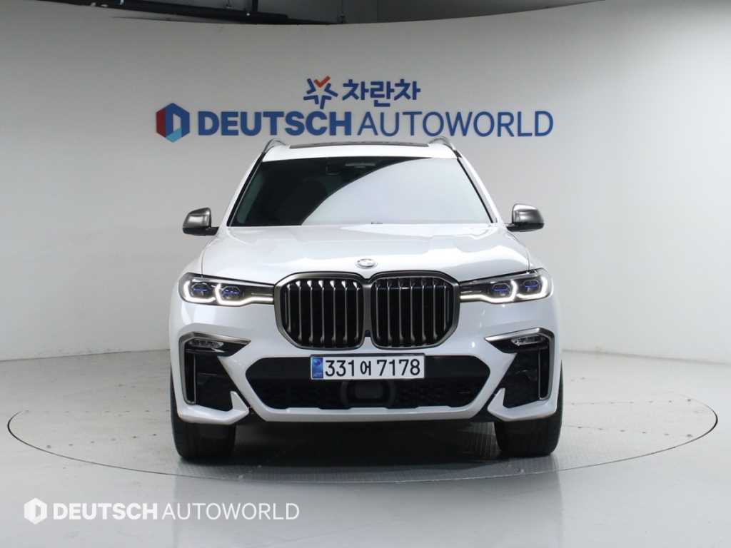 BMW X7 - Vista 3
