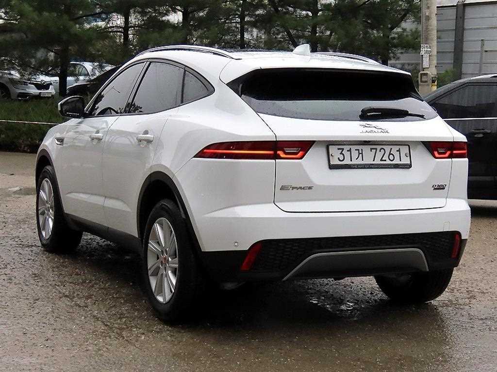 Jaguar E-PACE - Vista 3