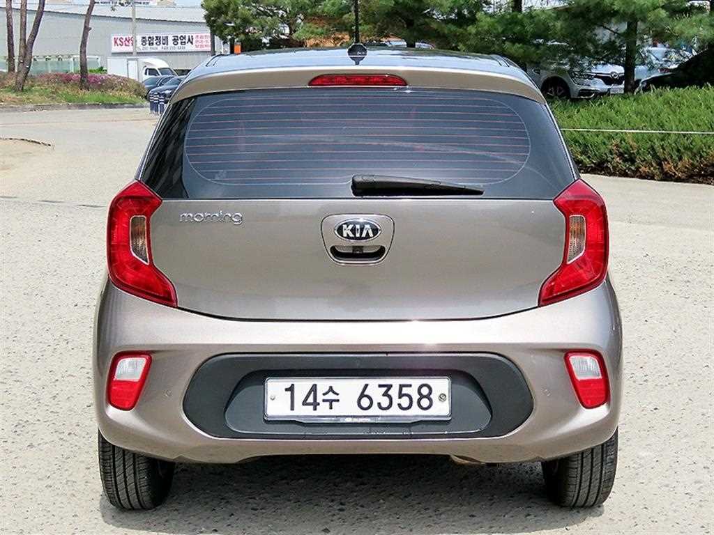 KIA Morning - Vista 4