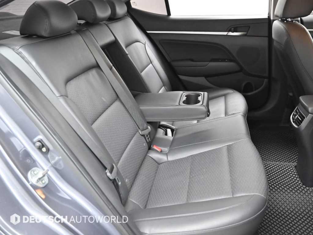 HYUNDAI Avante - Vista 12