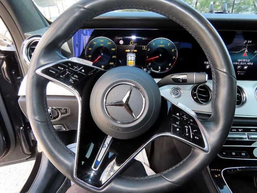 Mercedes Benz E class - Vista 8