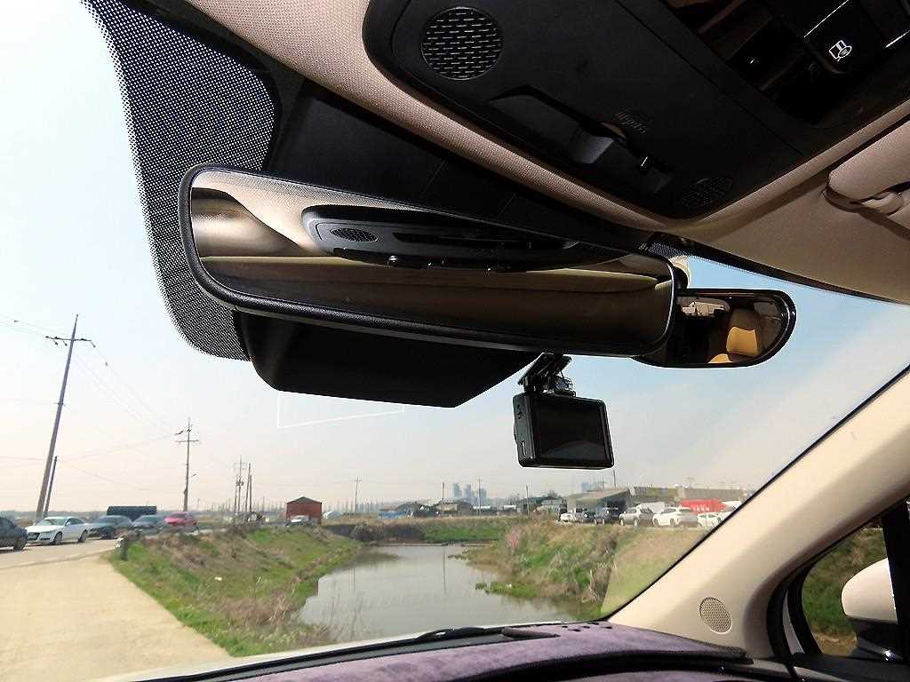 KIA Carnival - Vista 12