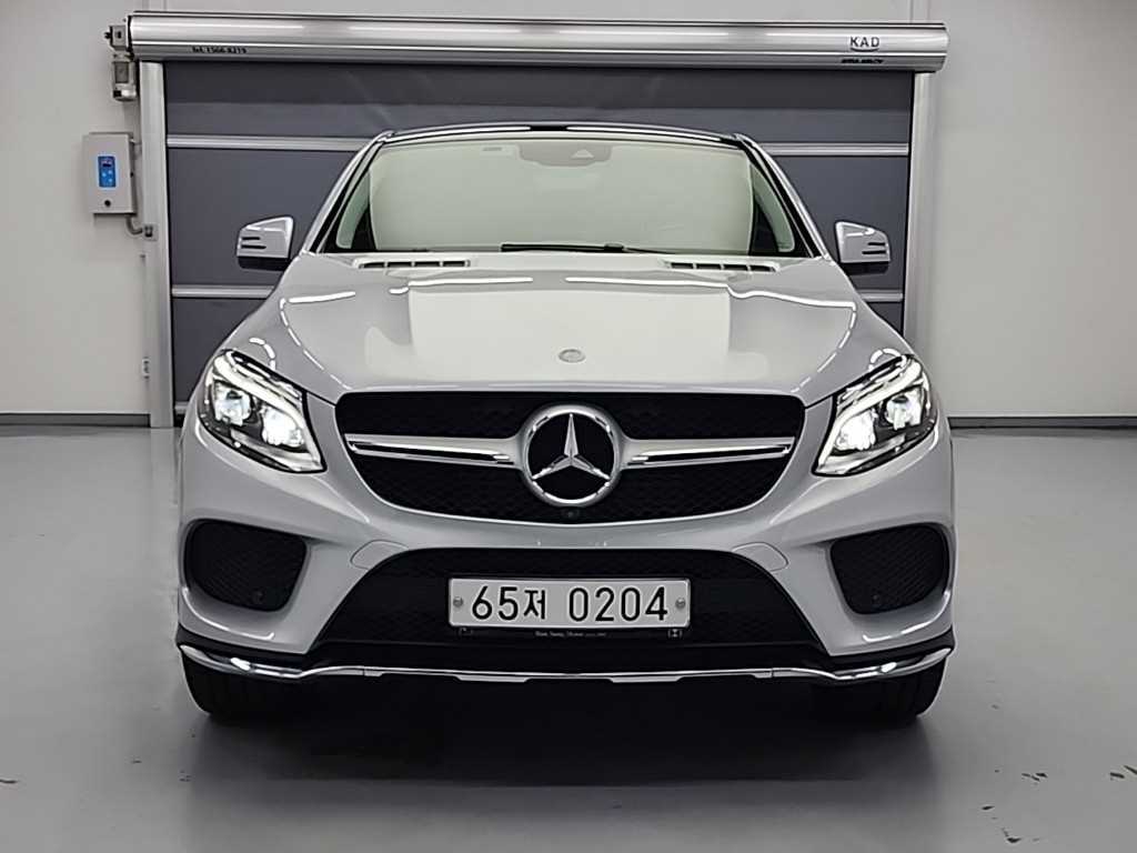 Mercedes Benz GLE Class - Vista 2