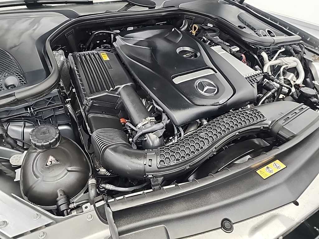 Mercedes Benz E class - Vista 5