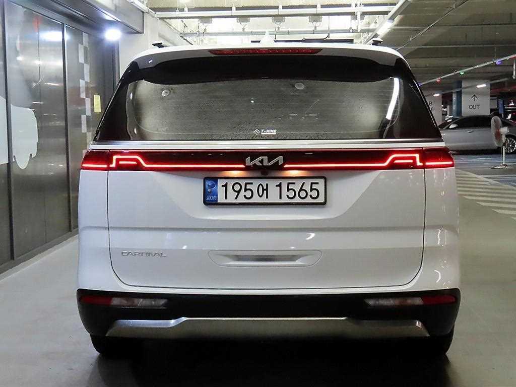 KIA Carnival - Vista 5