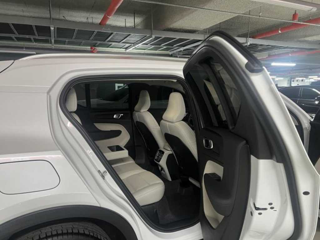 Volvo XC40 - Vista 9