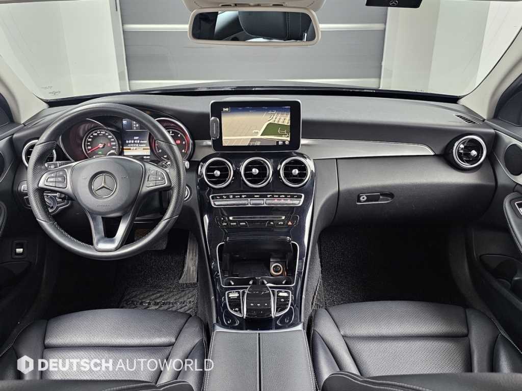 Mercedes Benz C Class - Vista 8