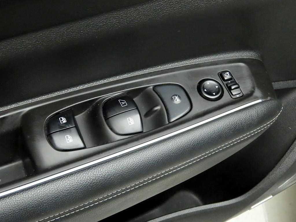 SAMSUNG QM6 - Vista 12