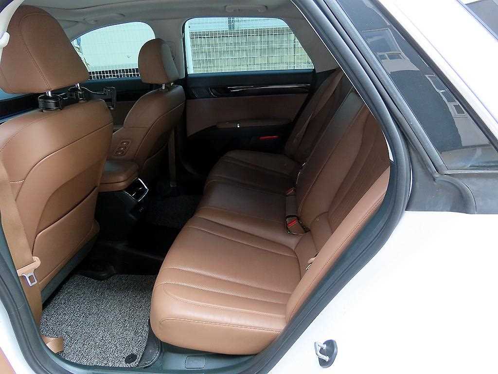 HYUNDAI Grandeur - Vista 7