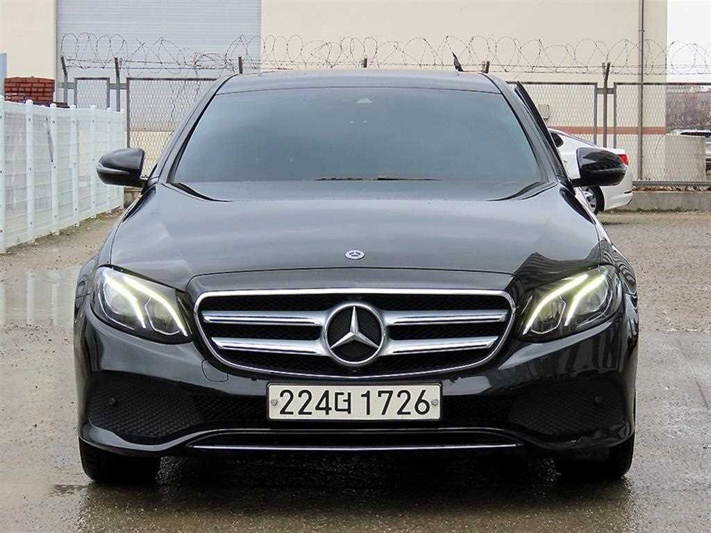 Mercedes Benz E class 2019 Negro - Importación desde Corea - HF Imports Iquique - Foto 1