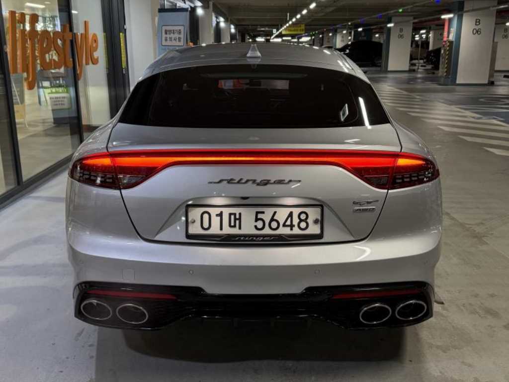KIA Stinger - Vista 5